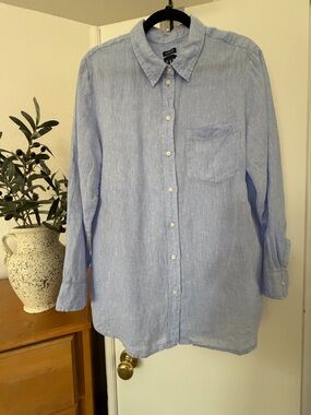 New GAP Light Blue Linen Button-Up Shirt - L